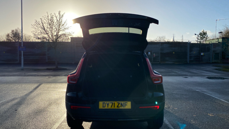 Volvo Xc40 2.0 B4P R DESIGN 5dr Auto Petrol Estate